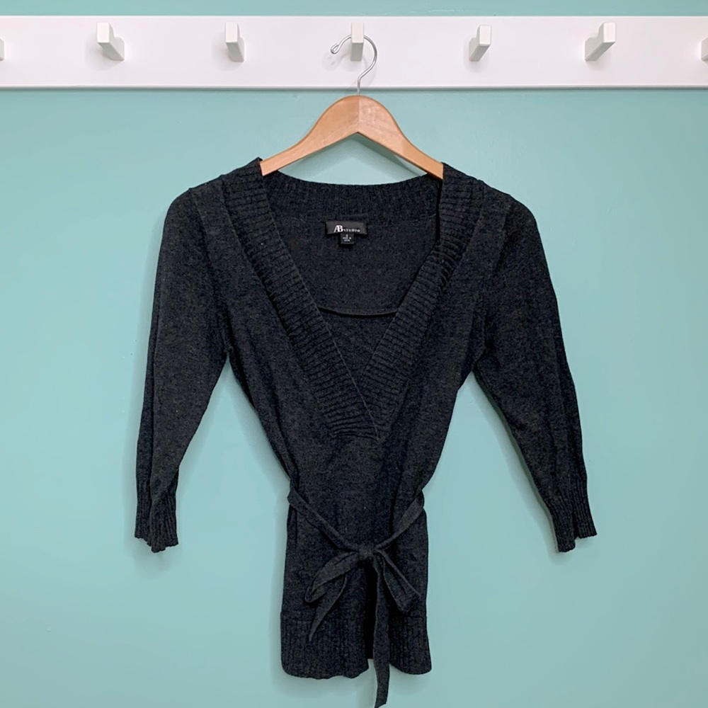 Grey sweater with tie waist